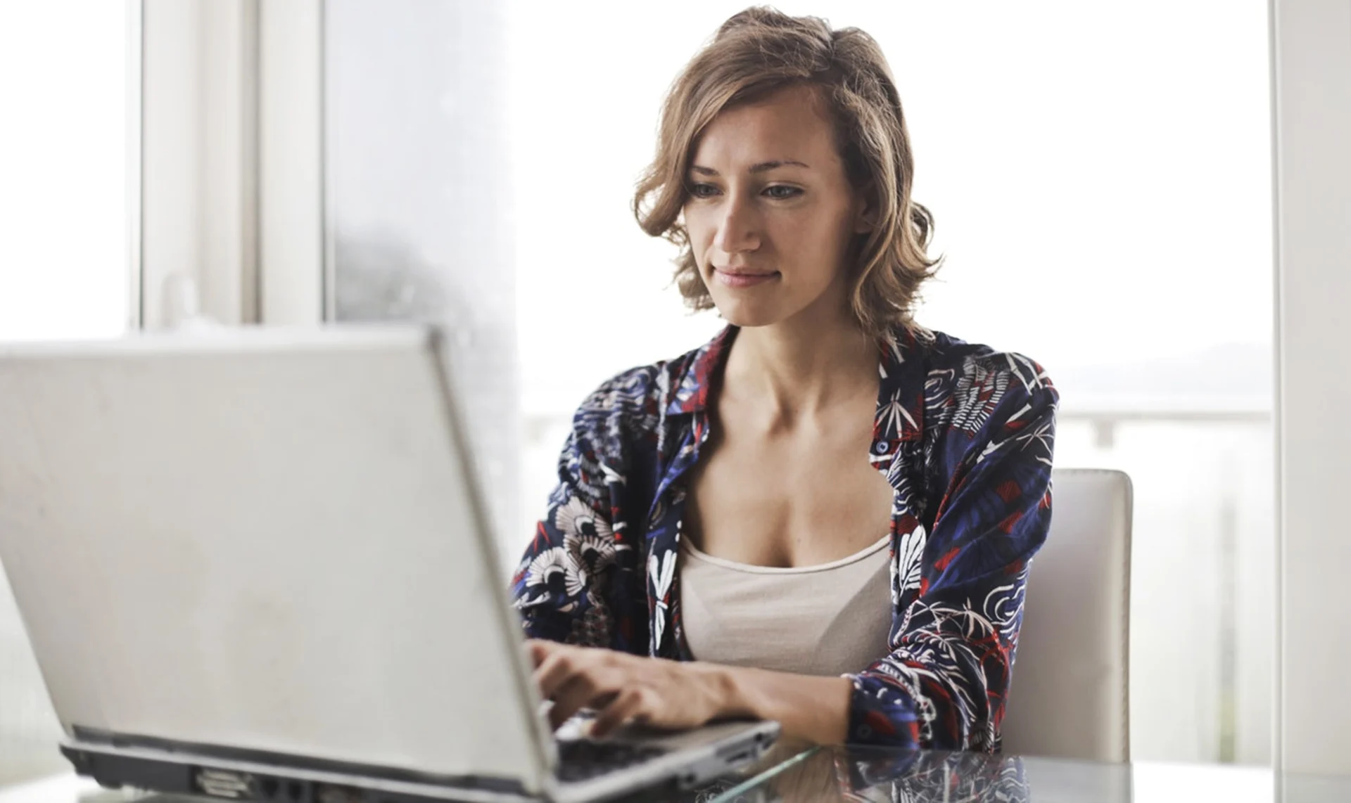 Woman using Get Mentally Fit’s online portal to access an EAP counselling session.